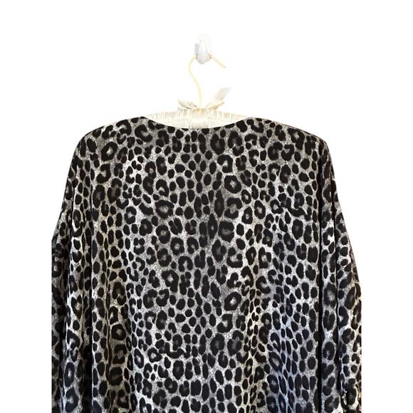 Michael Kors Women’s Black & White Leopard Print Soft Flowy Poncho Top Size 1X - Picture 7 of 13